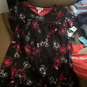 Petite size 10 2 piece shirt and skirt shirt has shoulder pads